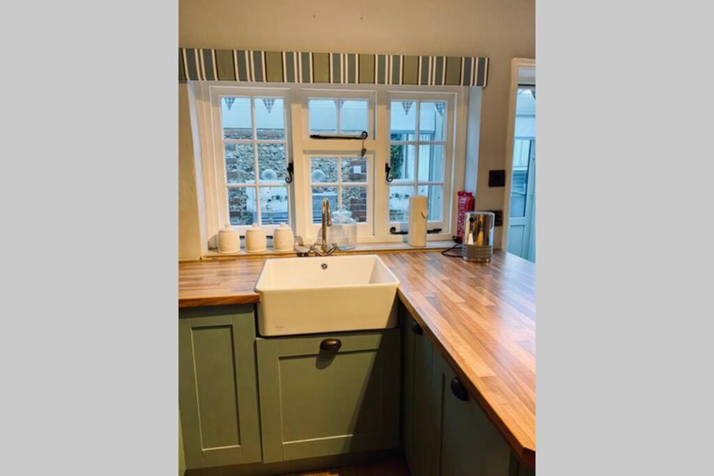 Angel Cottage, Boxgrove, Chichester - Relax And Unwind Eksteriør bilde